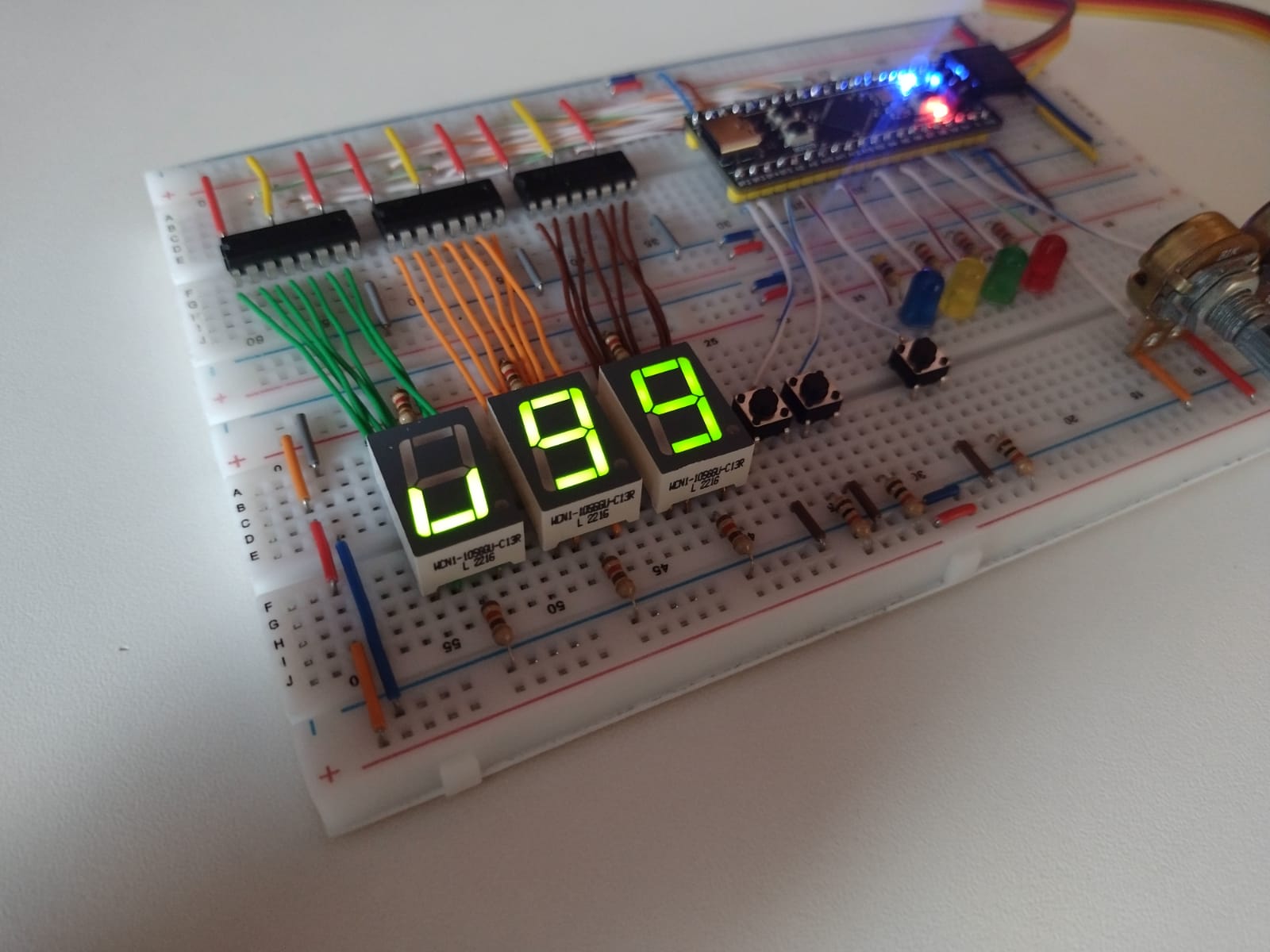 Imagem três do template